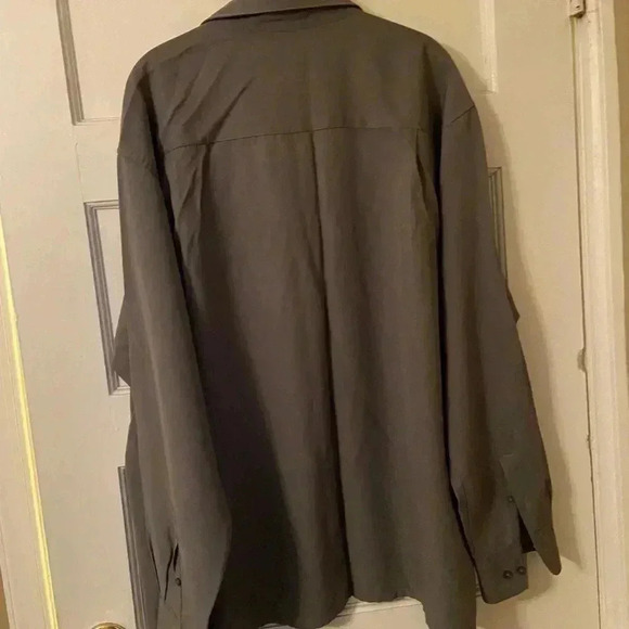 Puritan men’s long sleeve grey button shirt. - Picture 4 of 4
